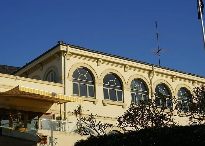 The Clovelly Hotel